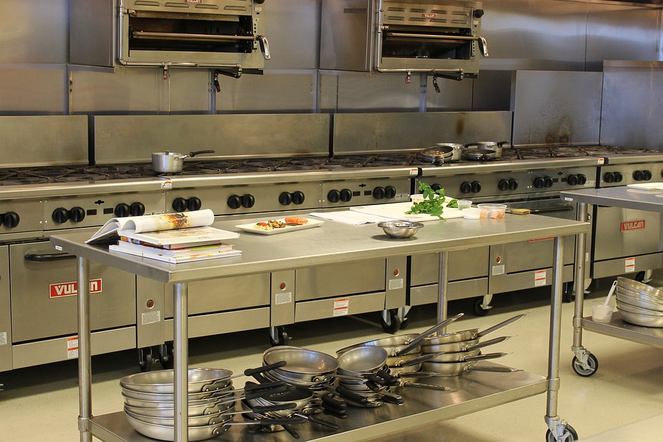 Cleaning-Maintaining-Commercial-Kitchen-Equipment